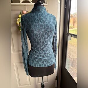 NWOT Newin lace mock neck long sleeve top, size large